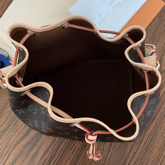 ♥️sold♥️Louis Vuitton Petite Noe Monogram Bucket Bag - Picture 14 of 16